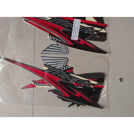 Stiker Bodi & Lis Body & Striping Tiger Revo 2013 Hitam Merah