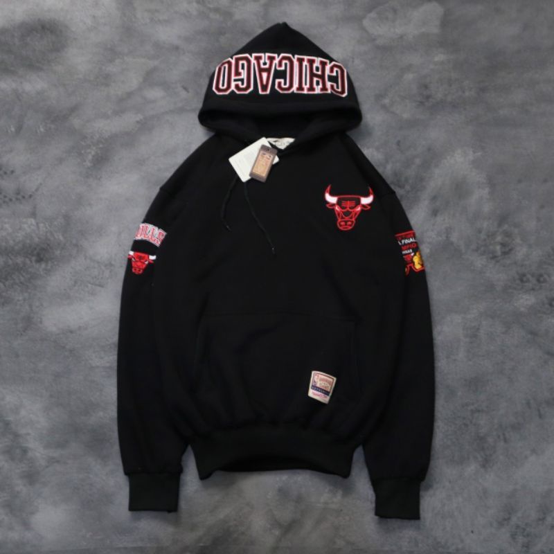 JAKET SWEATER HOODIE BULLS CHICHAGO MICTHELL&amp;NESS MBORDIER HITAM