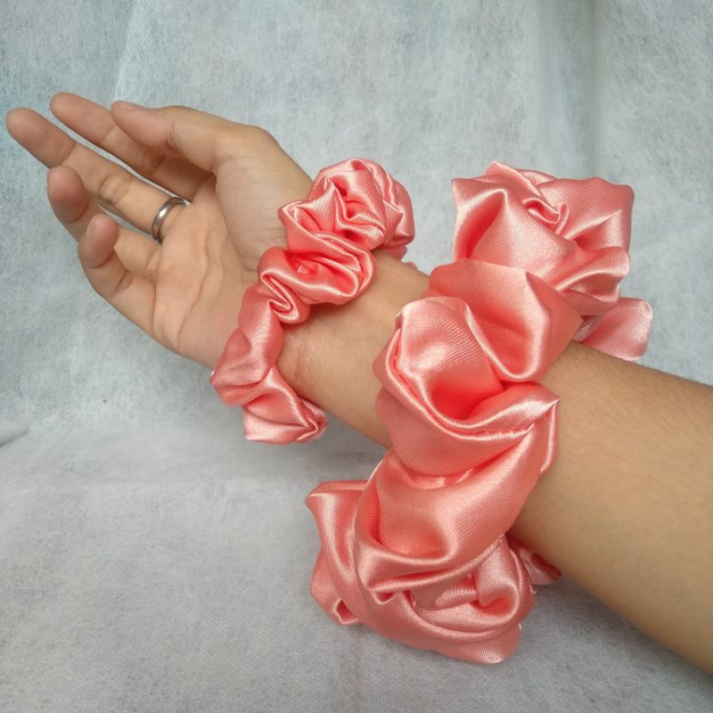 Scrunchies Ikat Rambut Aesthetic