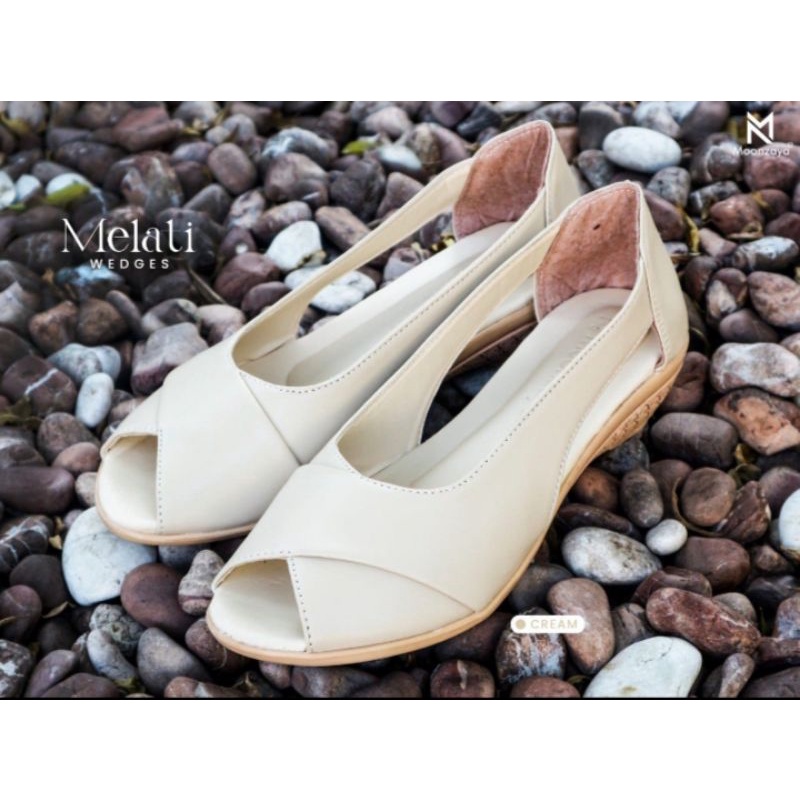Melati Wedges by Moonzaya