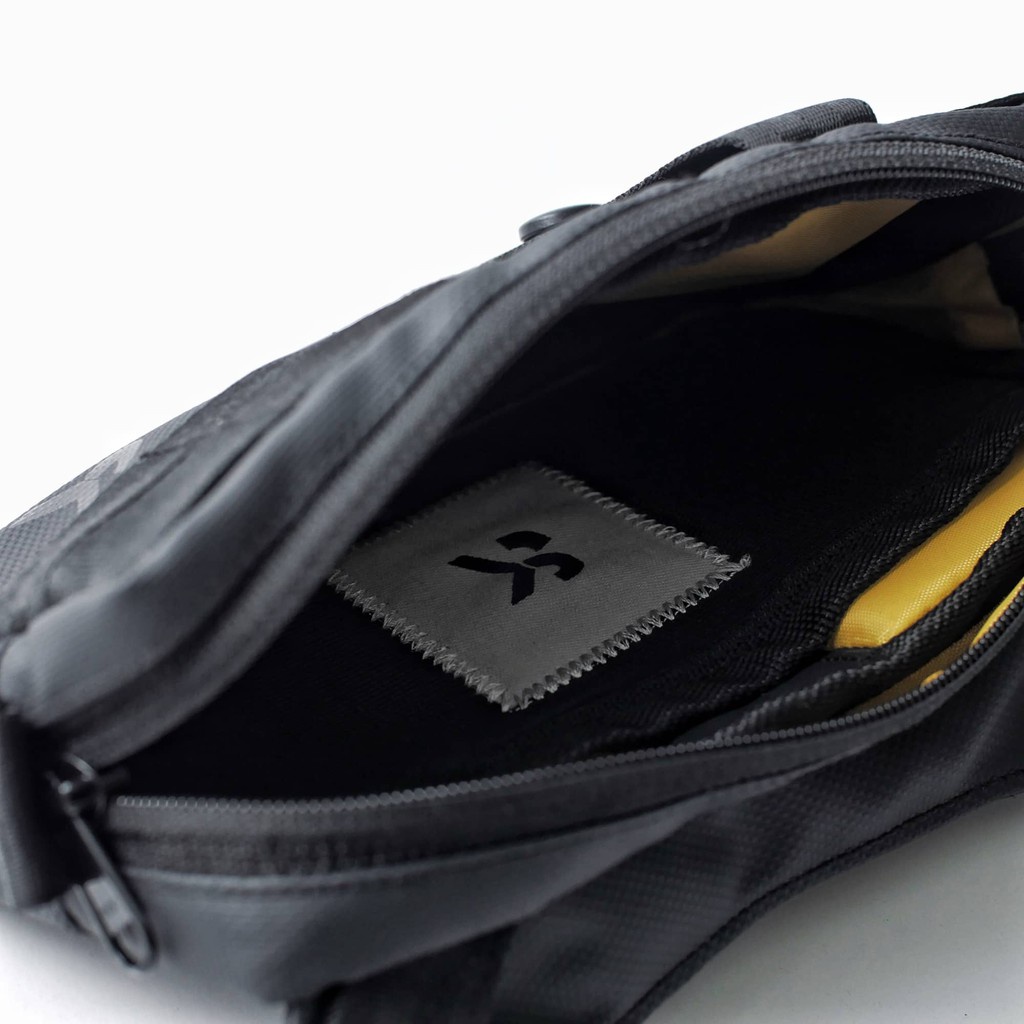 Sidekick Project MURDOCK Tas Selempang Pria Warna Hitam Bahan Polyester Ukuran 20 x 10 x 5 CM Waistbag Sling Bag