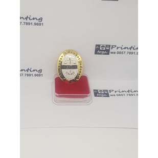 pin peradi oval - Emas