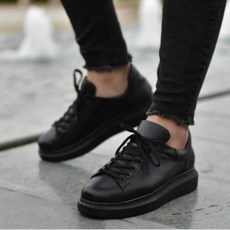 Sepatu Sneakers Alexander McQueen Triple Black PREMIUM ORIGINAL