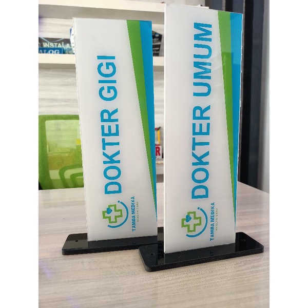 

PAPAN NAMA RUANG AKRILIK 2 SISI