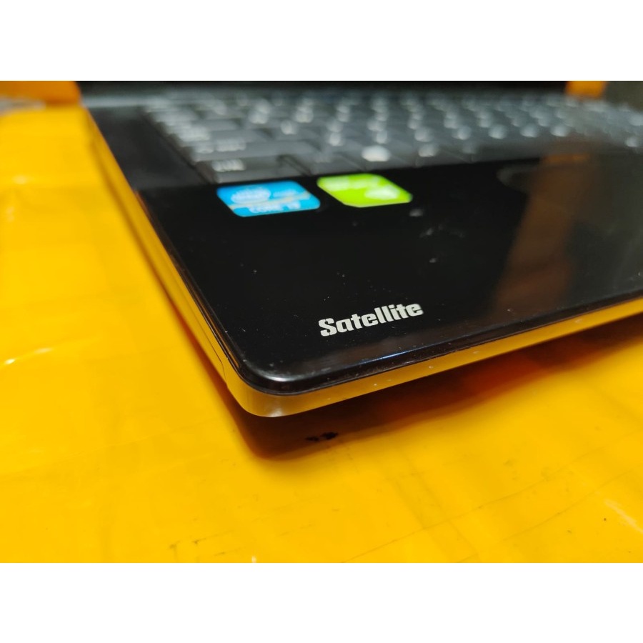 HARGA LAPTOP BEKAS ||  Toshiba satellite c40 a core i3 gen 3 vga nVIDIA gt710 2GB dedicated