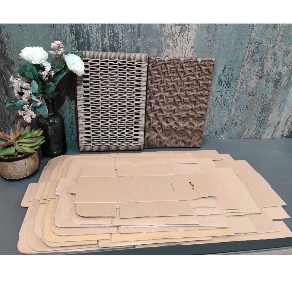 

PROMO SPESIAL Kardus 20x20x5 cm....Die Cut kotak Kue tart -aksesoris-dll ➤ 882