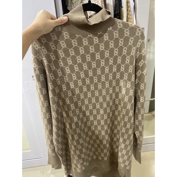 SOLD Benang Jarum Signature Comfy Sweatshirt vol 1 buttonscarves preloved VVGC