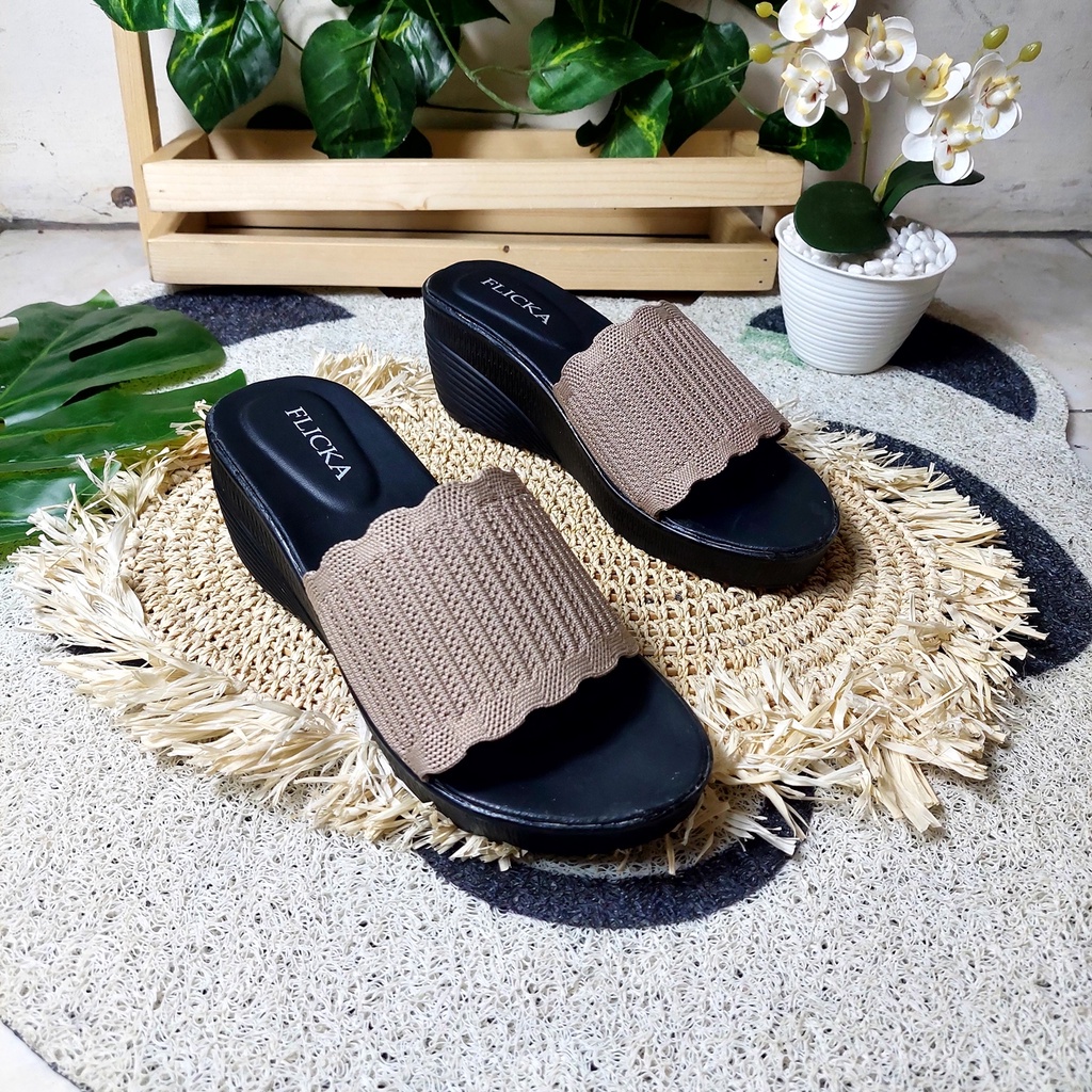 Sandal Wedges Wanita Flicka Model Rajut Turki Kakhi