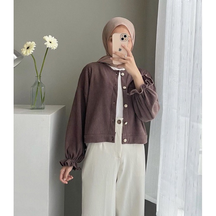 BEFAST - ZEC OOTD Cardigan Perempuan SINB / RJT Alia Vintage Gold Button Cardigan / Cardigan Wanita keluaran Terbaru / Outer Polos / Pakaian Casual Wanita / Cardigan Crop Wanita Kekinian / Fashion Ala Korean Style Wanita / Outfit Selebgram Trendy