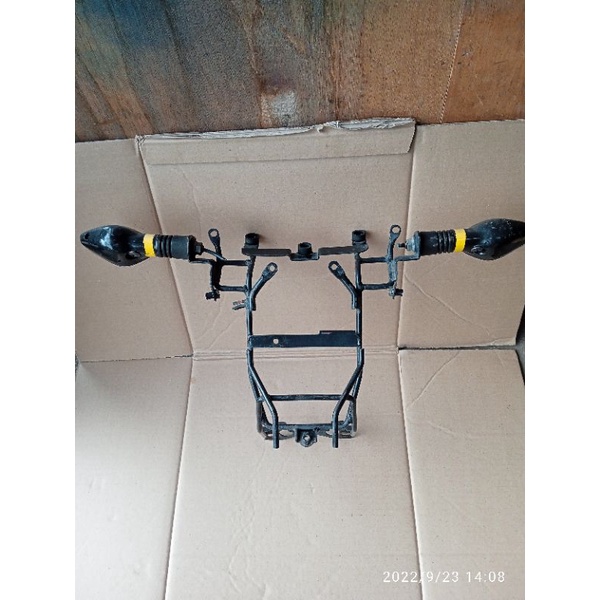 breket lampu depan megapro new breket kedok depan megapro new