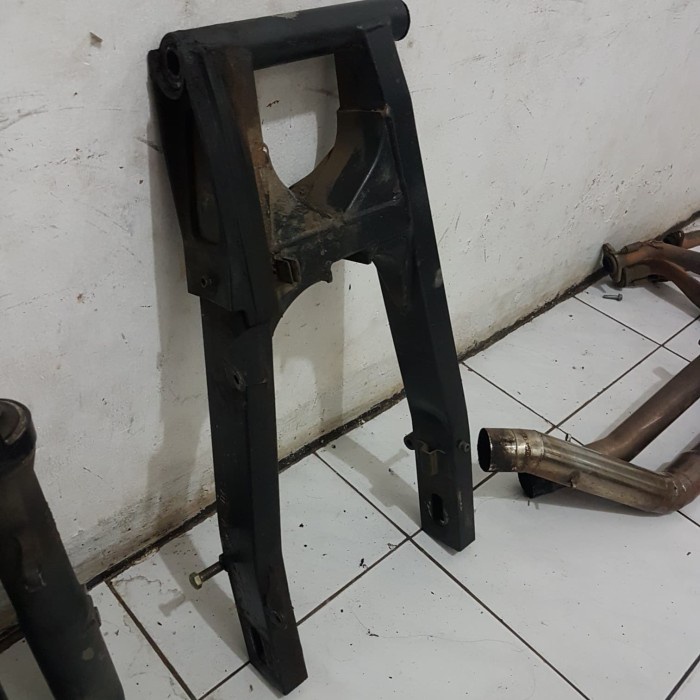 Jual ( sparepart bekas ) Arm Original Ninja 250 Karbu fi lengan sasis