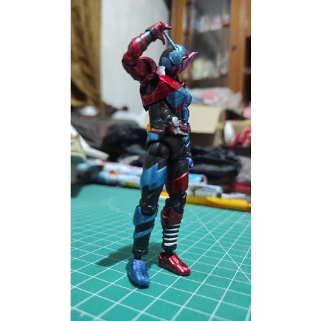 mainan kamen rider build