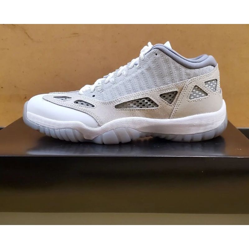 air jordan 11 retro low ie light orewood brown