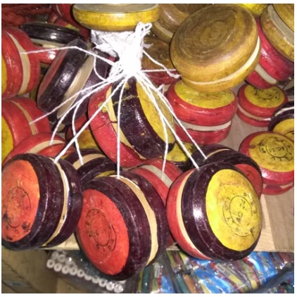 mainan yoyo kayu tradisional