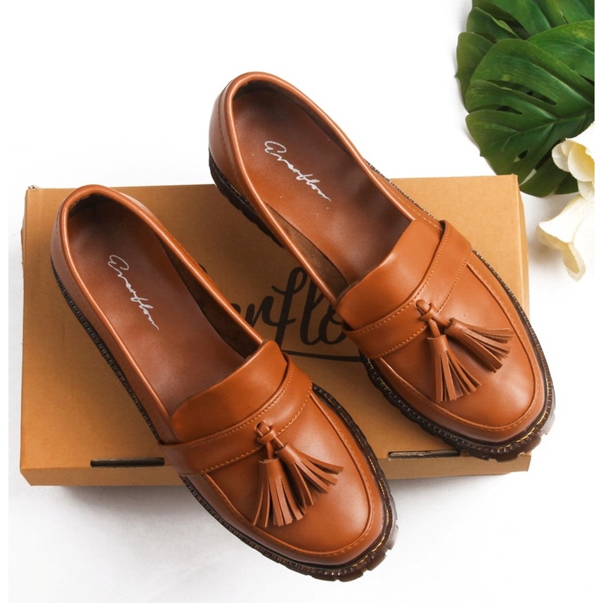 sepatu loafers wanita murah, sepatu loafer cewek murah, sepatu dokmart boot cewek VHM212