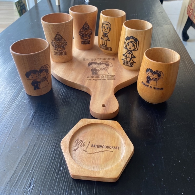 Custom Grafir Gelas Kayu Mahoni Grafir Wooden Glass Souvenir Kado