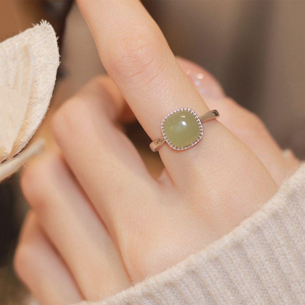 Needway   Hetian Jade Cincin Kepribadian Retro Emas Geometris Wanita Jari Cincin Hijau Gaya Cina Cincin