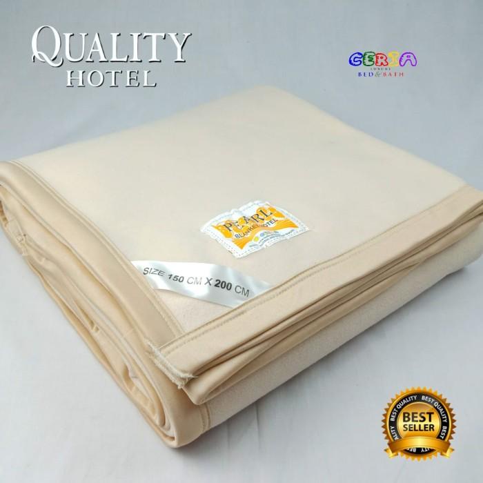 Blanket Selimut Dewasa Tebal Hotel Polos Pearl 150X200 - Cream