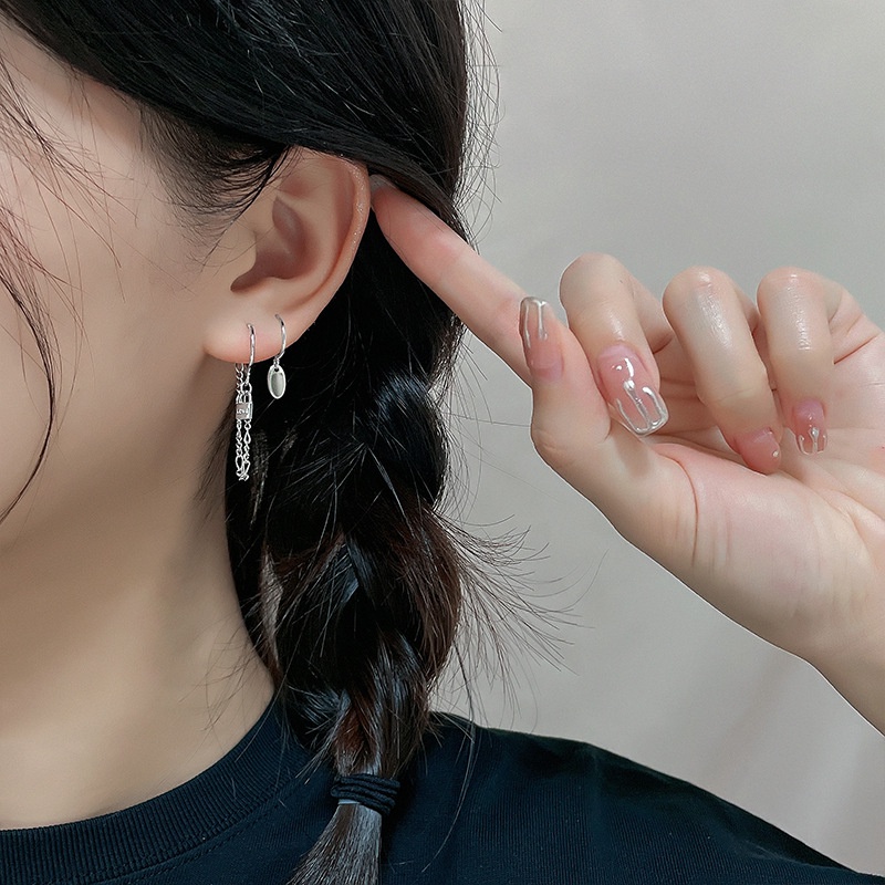 Anting Stud Rantai Asimetris Bentuk Kunci Bulat Geometris Warna Silver Untuk Wanita