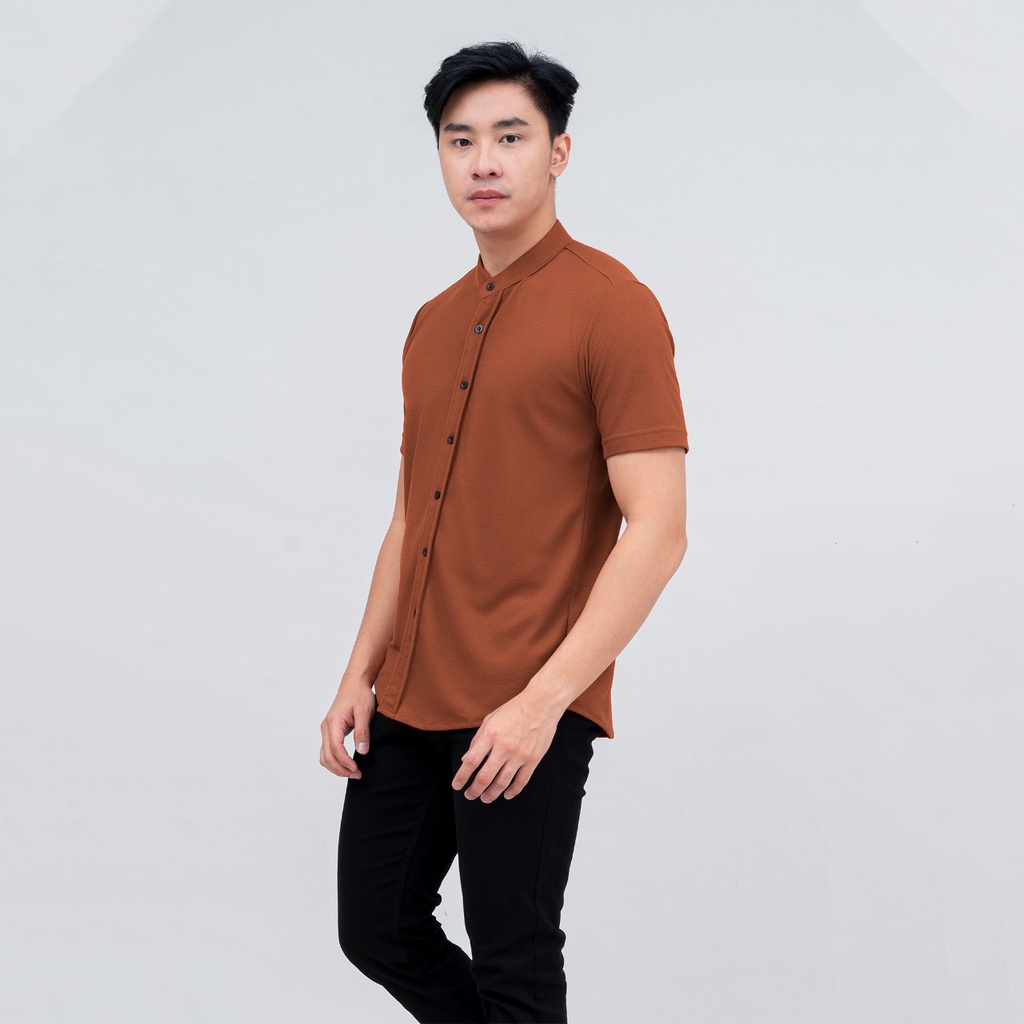 BROGUY Kemeja Pria Lengan Pendek Kerah Sanghai Casual Polos Slimfit Size M - XXL LIGHT BROWN