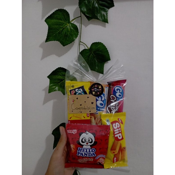 

BINGKISAN ULANG TAHUN PAKET / PAKET SNACK ULANG TAHUN/BINGKISAN WISUDA MURAH