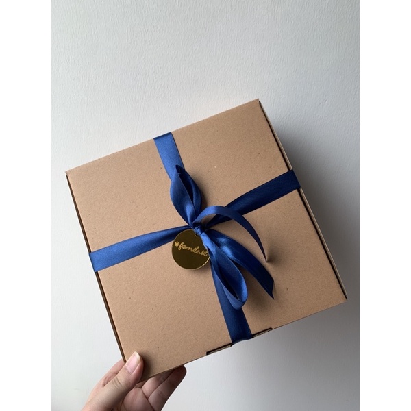 

Favorile.id | TAMBAHAN Gift Box dan Pita