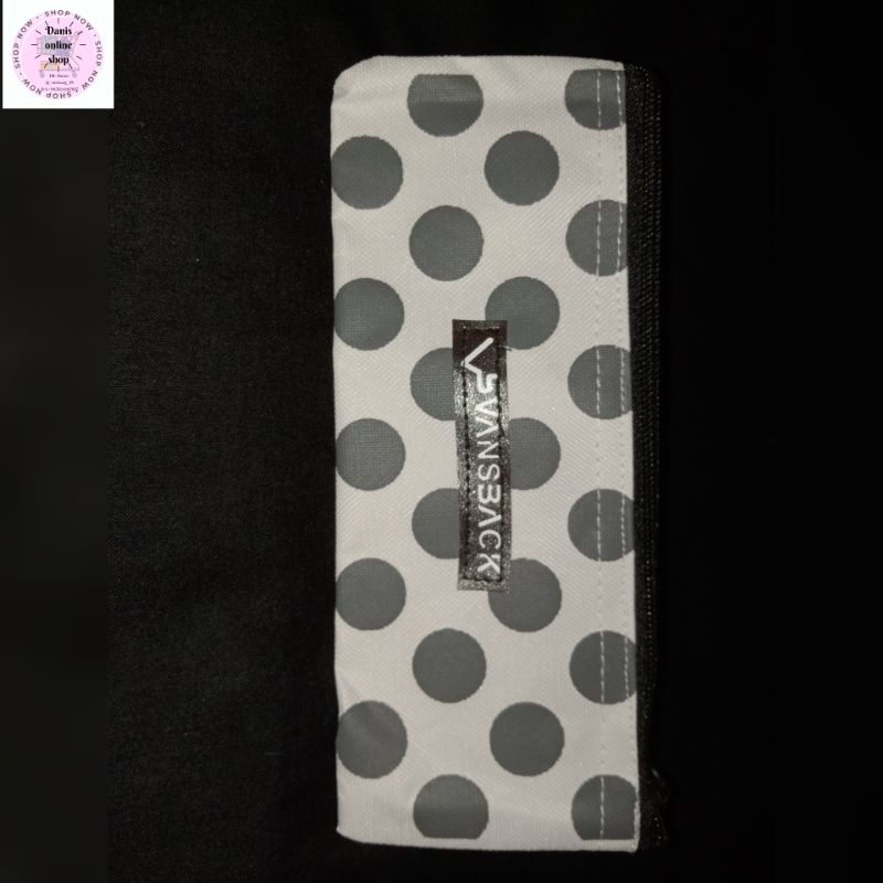 

Tempat pensil Polkadot