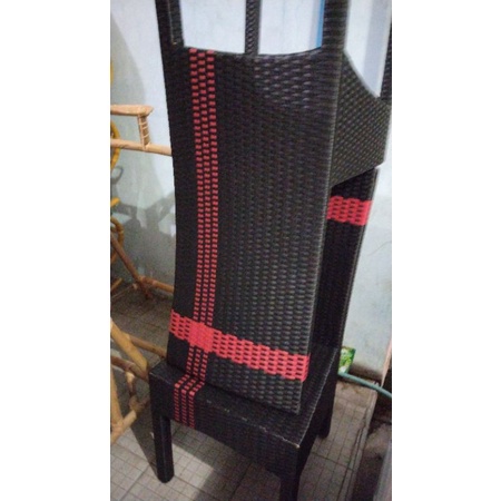 2 Kursi Makan + Bantal