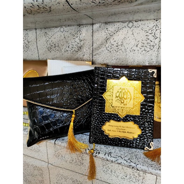 

Buku Yasin Hardcover Motif Kulit Crocodile Sintetis