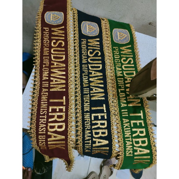 Selempang Wisuda Bordir Bludru 2 Baris + logo