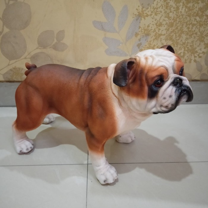 Patung Pajangan Anjing Buldog Besar