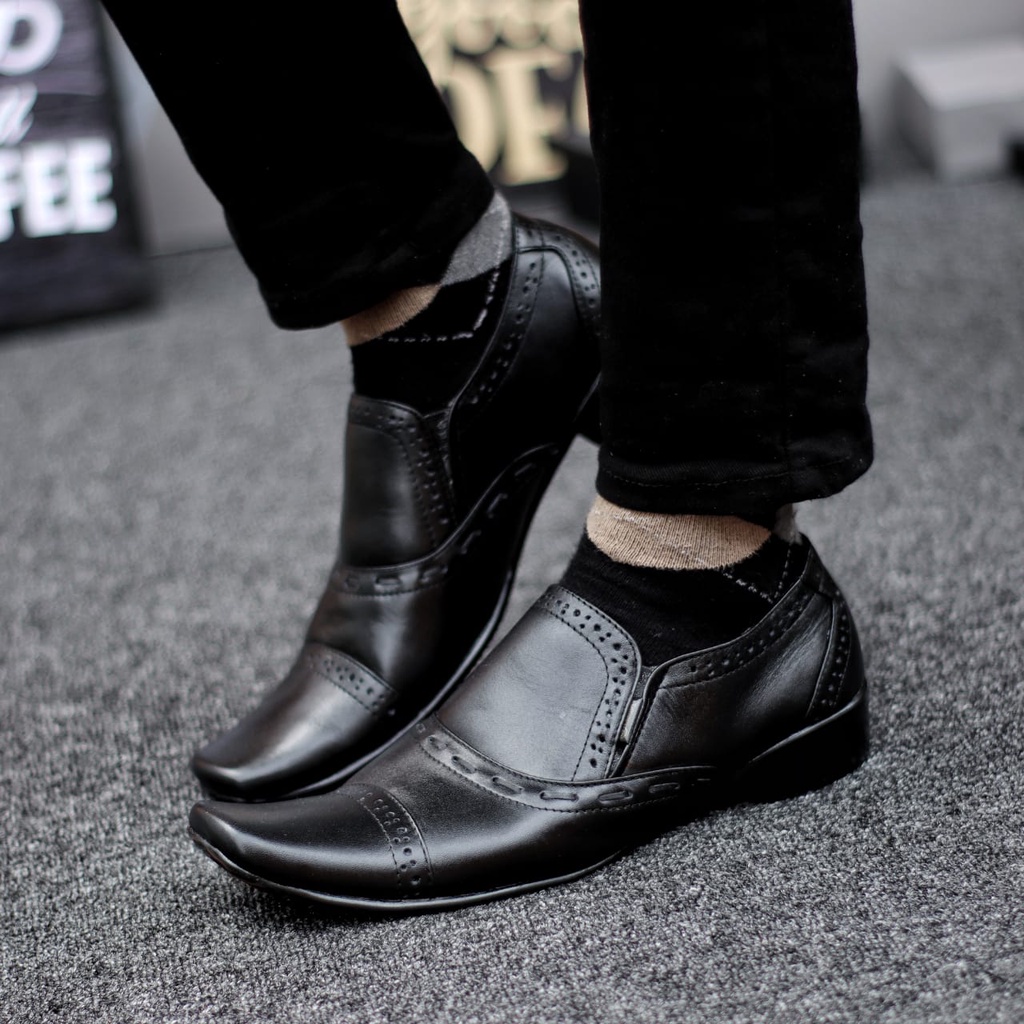 Sepatu Pantofel Kerja Kantor Kulit Asli Formal Hitam Pria Abrhm Opex