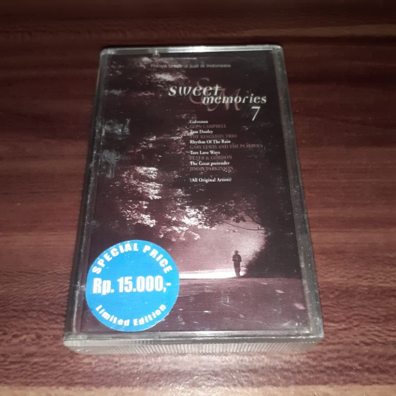 Kaset SWEET MEMORIES 7 - Nat King Cole Cher Matt Monro Cliff Richard