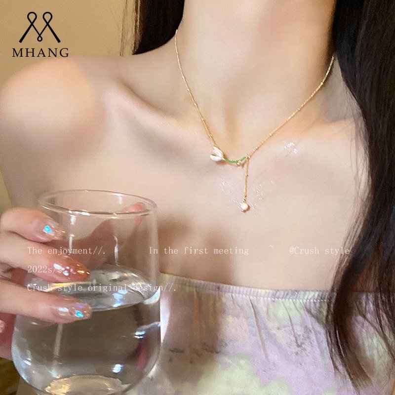 Kalung Rantai Desain Bunga Tulip Warna Pink Aksen Mutiara Bahan Metal Untuk Wanita