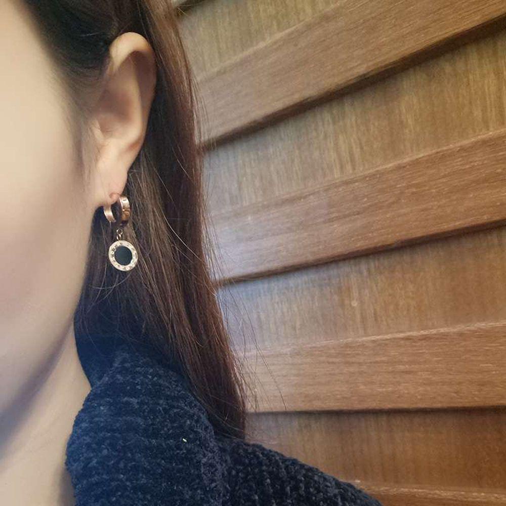 Needway Wanita Anting Trendi Elegan Romawi Digital Zirkon Baja Titanium Kristal Menjuntai Earrings