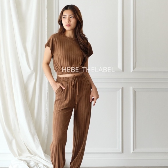 Teo Set - Setelan Wanita ( Jogger - Crop Top )