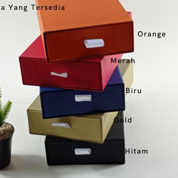 

Hardbox ukuran 25 cm x 15 cm x 6 cm - Hitam