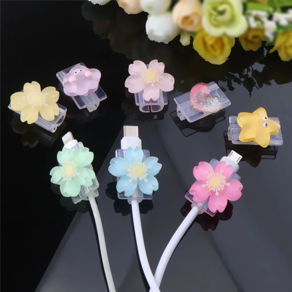 Cover Pelindung Kabel Data / Charger USB Tipe C Universal Bentuk Bunga Warna Acak Untuk Android
