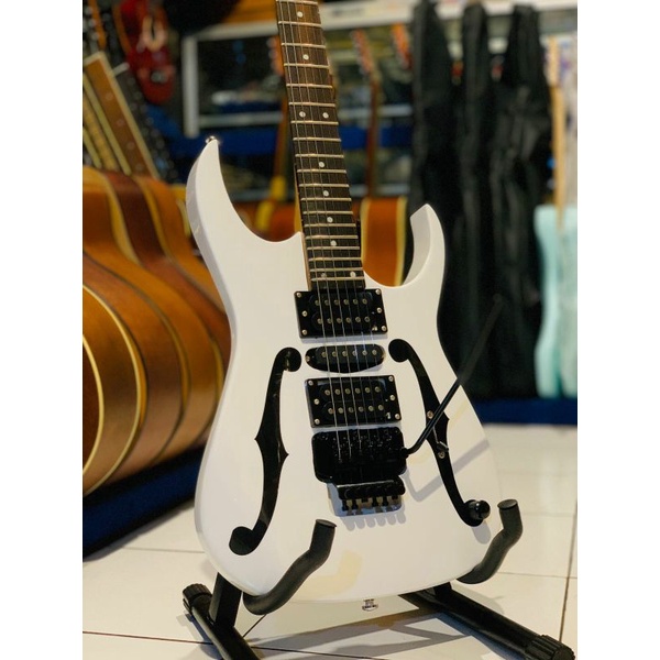 GITAR ELEKTRIK IBANEZ  PGM WARNA PUTIH JOGJA gitar listrik PGM murah