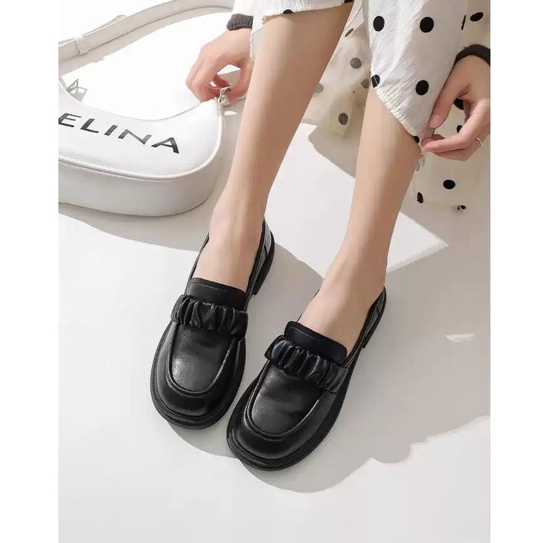 Sepatu Wanita Loafers 2022 / Sepatu Korea New Style Fashion DM 26