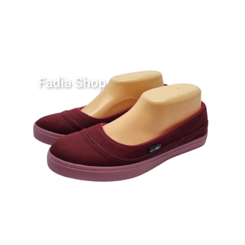 SEPATU WANITA SLIP ON 05 MAROON POLOS.SEPATU KERJA.SEPATU KULIAH.SEPATU SANTAI.SEPATU HIJABERS