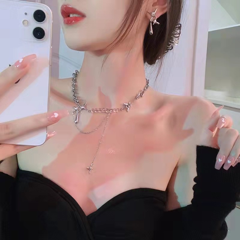 Kalung Choker Rantai Klavikula Desain Bintang Rumbai Warna Silver Gaya Korea Untuk Wanita