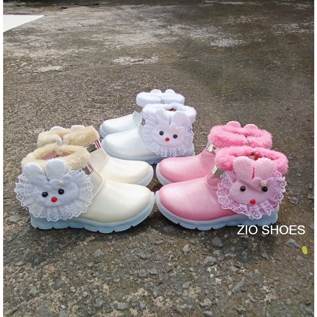 sepatu anak perempuan  motif boneka lucu