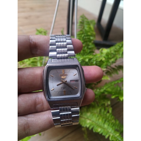 seiko 5 tv shaped vintage