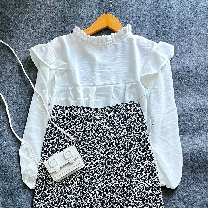 ONE SET PETTERN SKIRT FLORAL SKIRT (Cirebon Cloth)-Rok hitam blus putih