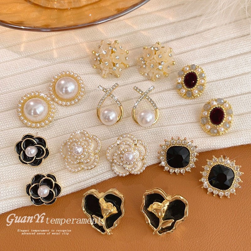 Anting Stud Hias Mutiara Berlian Imitasi Warna Hitam Gaya Korea Vintage