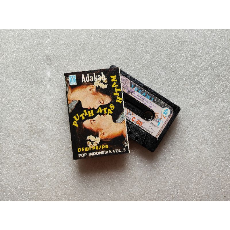 kaset pita pop Indonesia DEWI PUSPA adakah putih diatas hitam