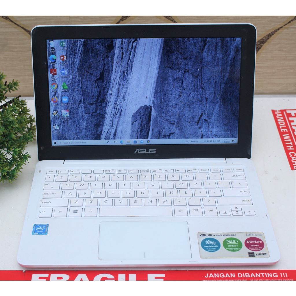 Jual Asus E202S Notebook Bekas
