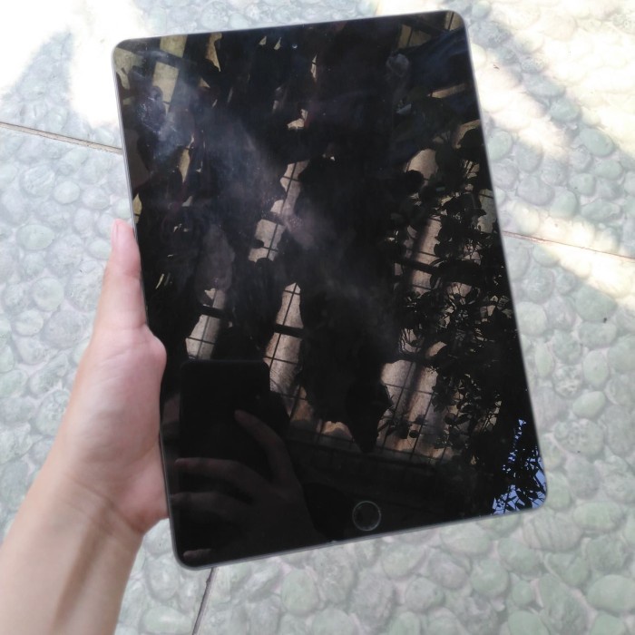 {SuheStore} IPAD  6TH GENERATION  WI-FI 32GB - Gold Limited