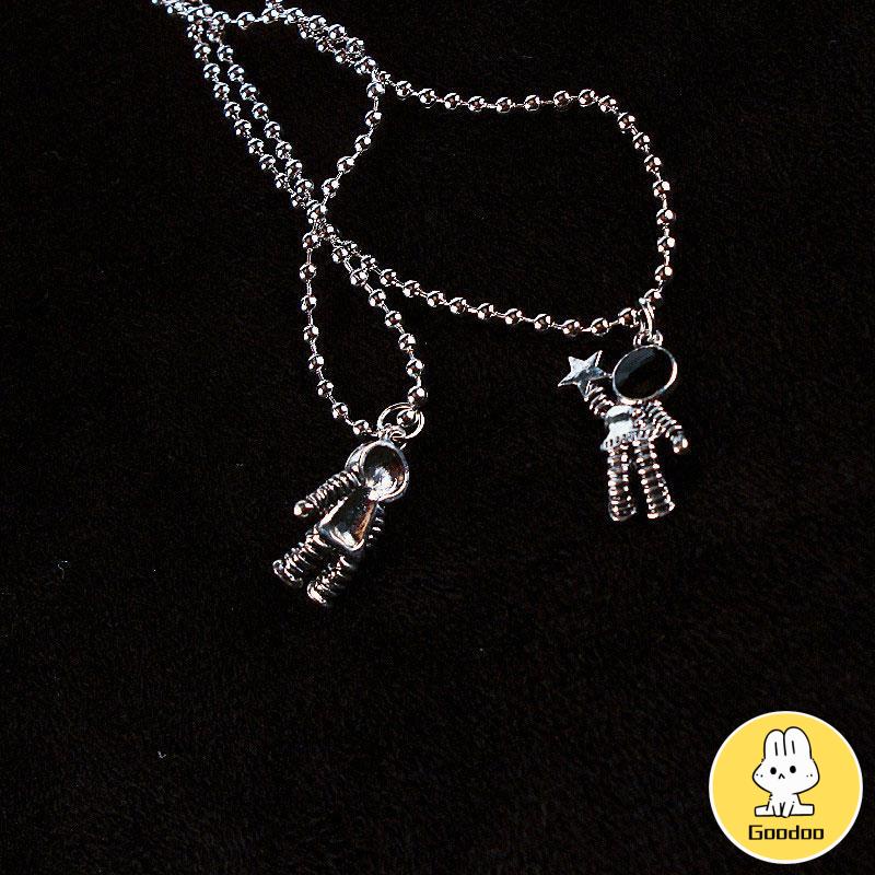 Kalung Couple Pasangan Liontin Astronot Hip Hop Pria Wanita Keren Necklace Choker -Doo